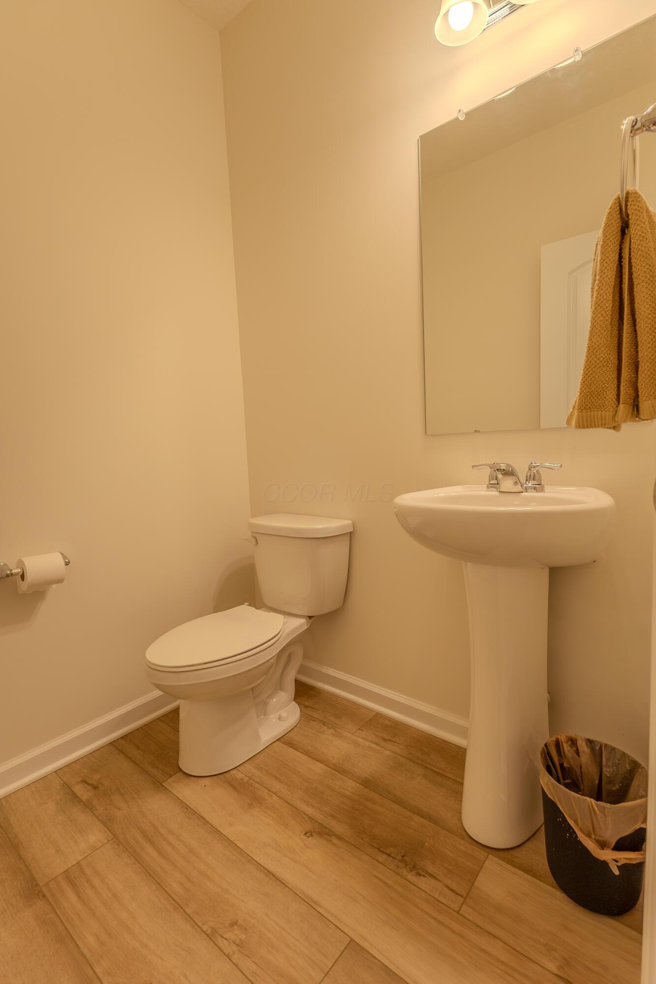 307 Honeysuckle Road Ashville, OH 43103 - Photo 16 of 37 Entry Level Half Bath