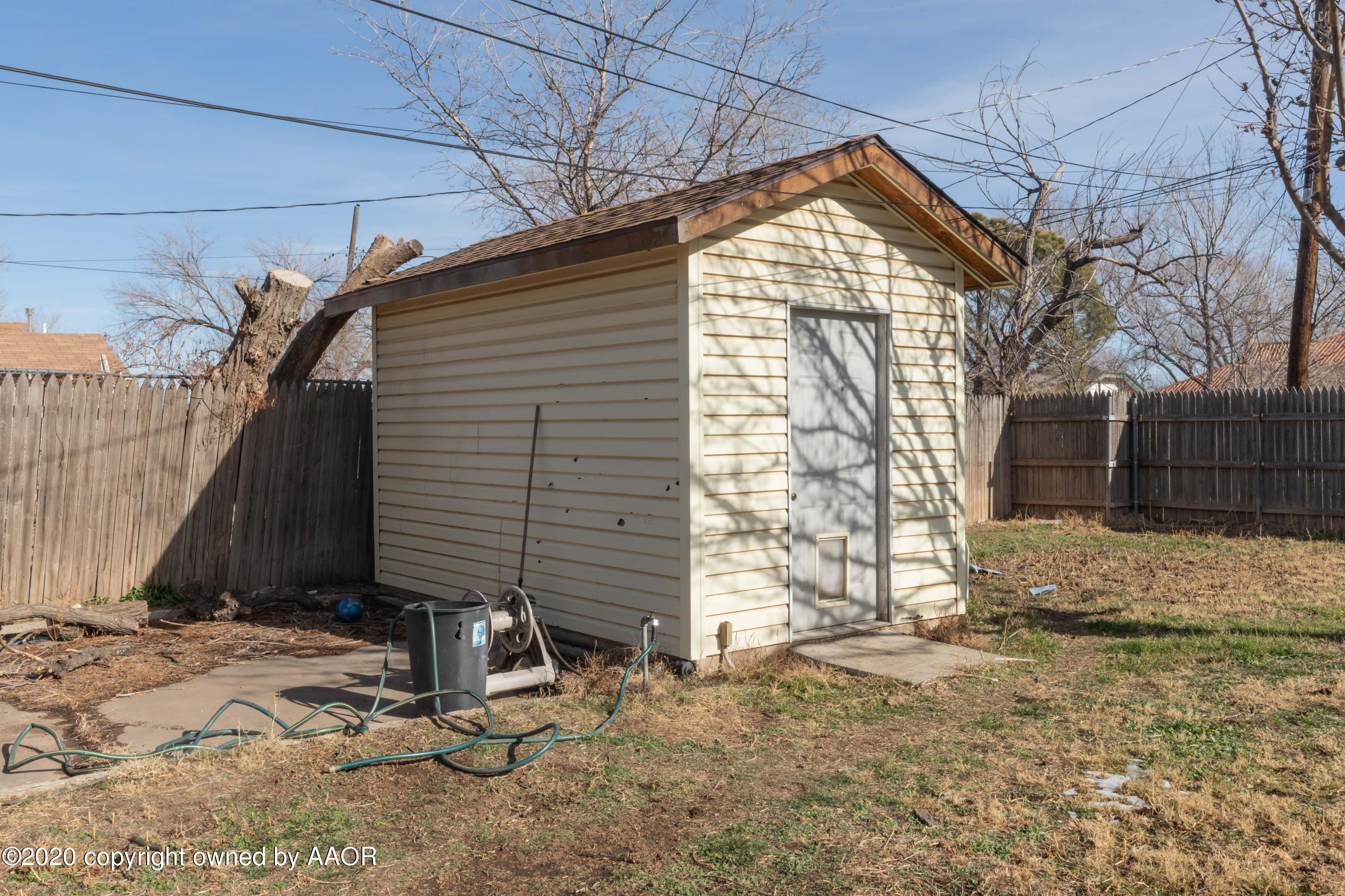 3505 South Tyler Street Amarillo, TX 79110 - Photo 27 of 29 a front view of a house with a yard