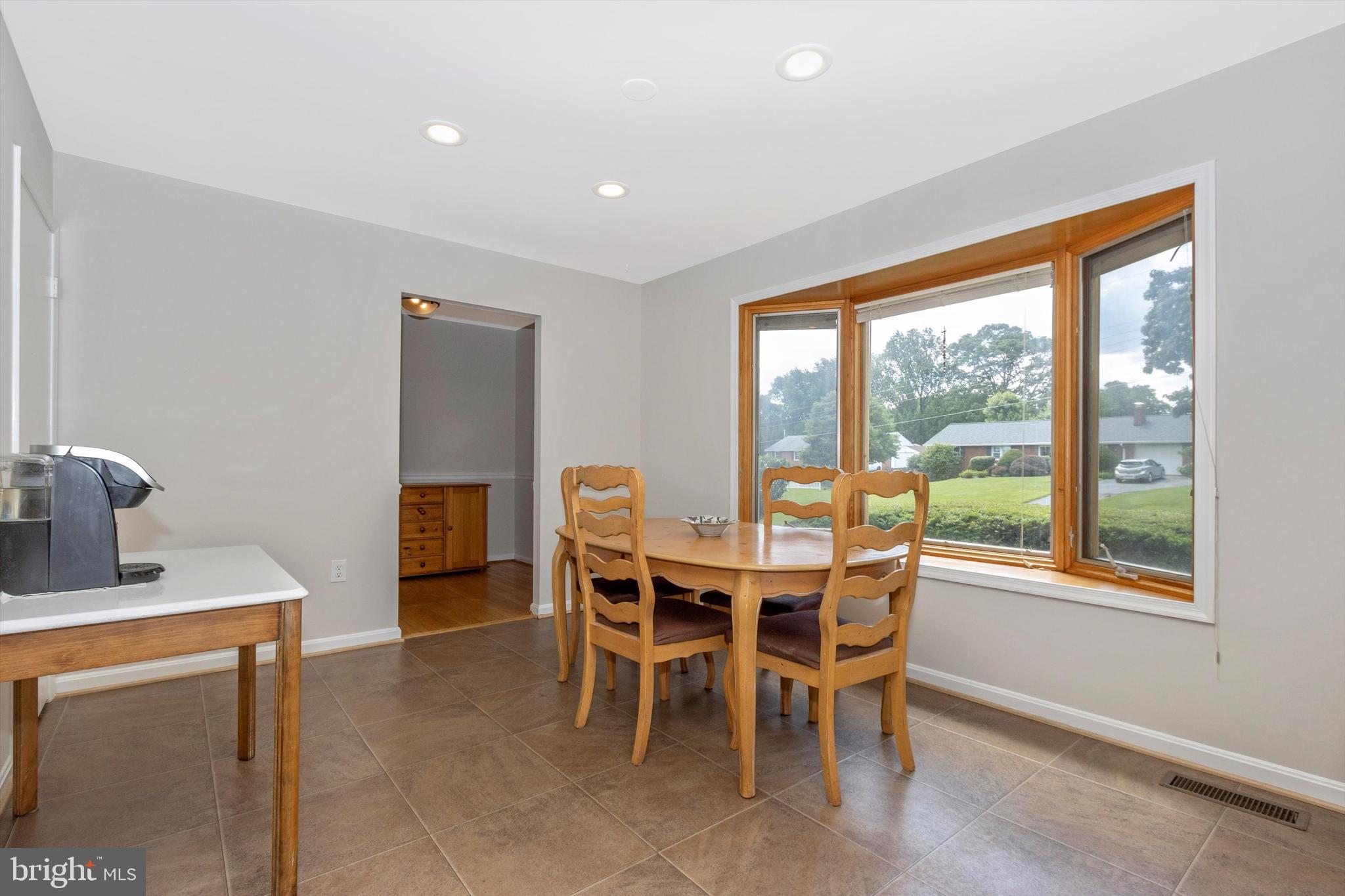 24421 Welsh Road Gaithersburg, MD 20882 - Photo 6 of 43 Bay Window