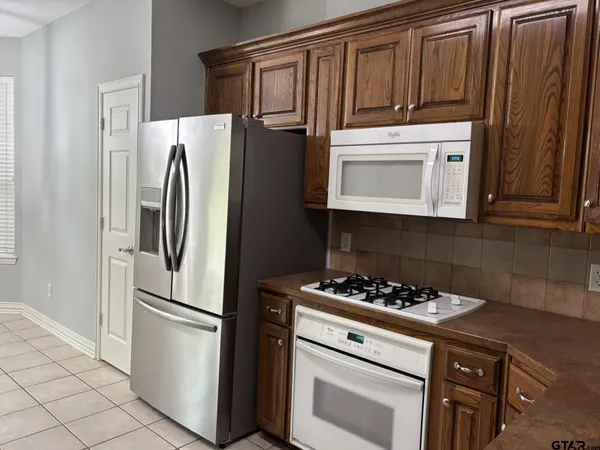 $460,000 | 7614 Abbeywood Court, Tyler, TX 75703