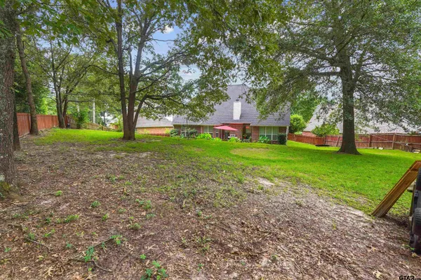 $460,000 | 7614 Abbeywood Court, Tyler, TX 75703