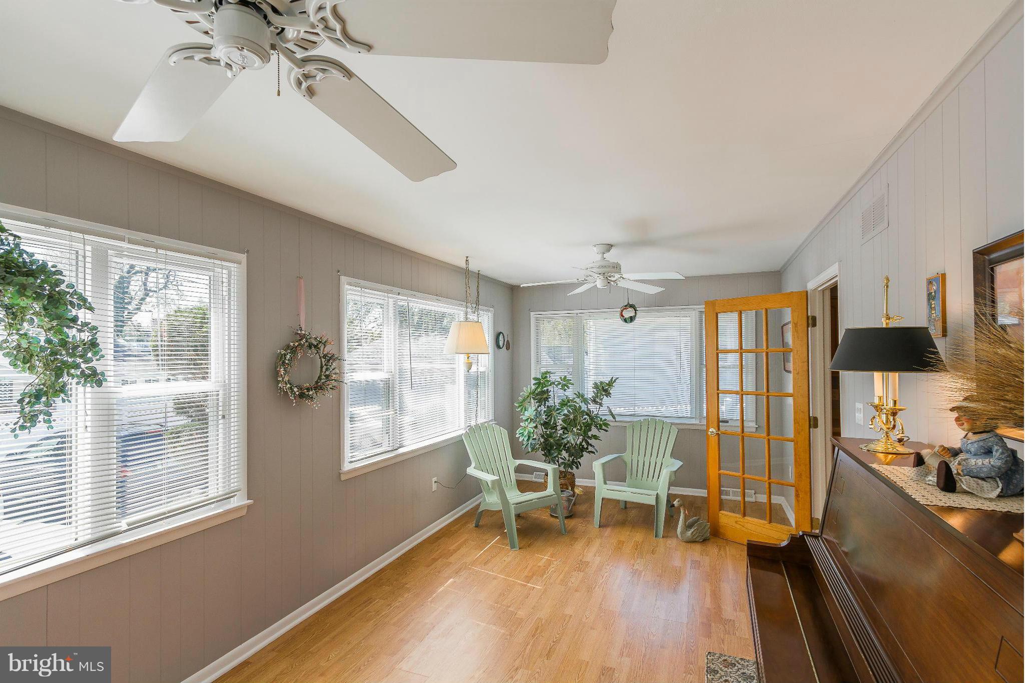 7636 Brown Road Pasadena, MD 21122 - Photo 19 of 30 Family Room