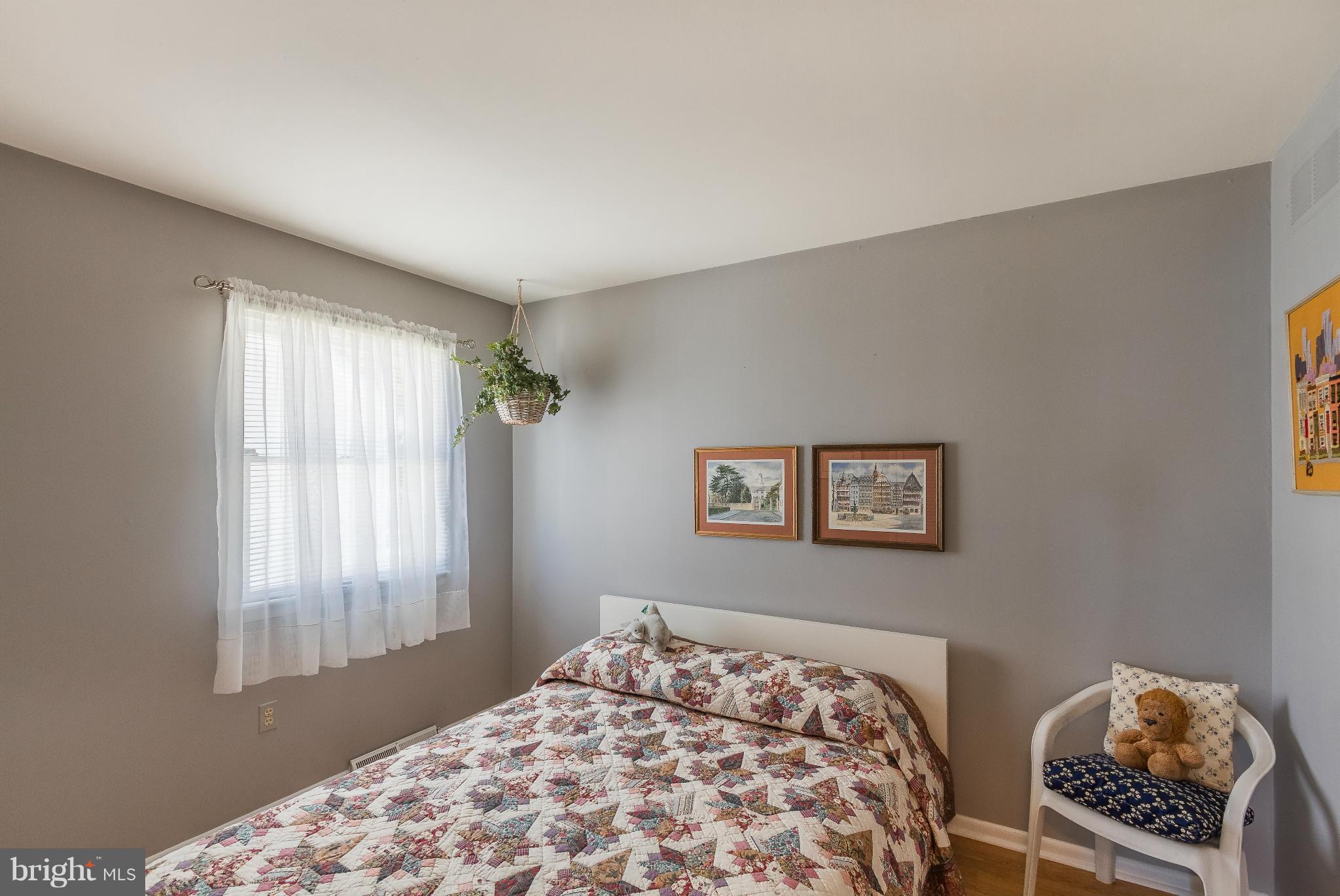 7636 Brown Road Pasadena, MD 21122 - Photo 23 of 30 Guest Bedroom