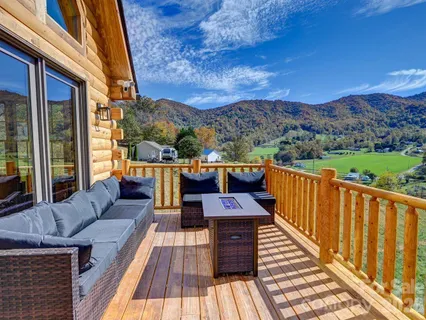 $998,000 | 194 Fox Run Road, Canton, NC 28716