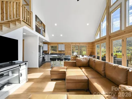 $998,000 | 194 Fox Run Road, Canton, NC 28716