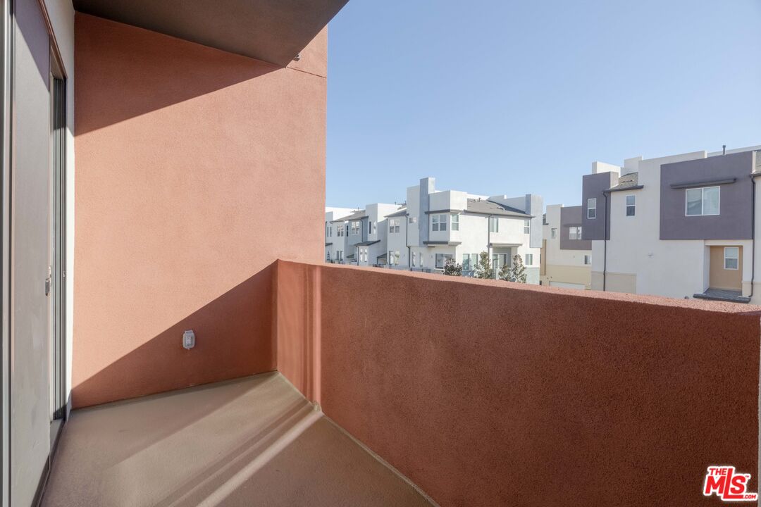 434 Hudson Street Brea, CA 92821 - Photo 28 of 44 a balcony with city view