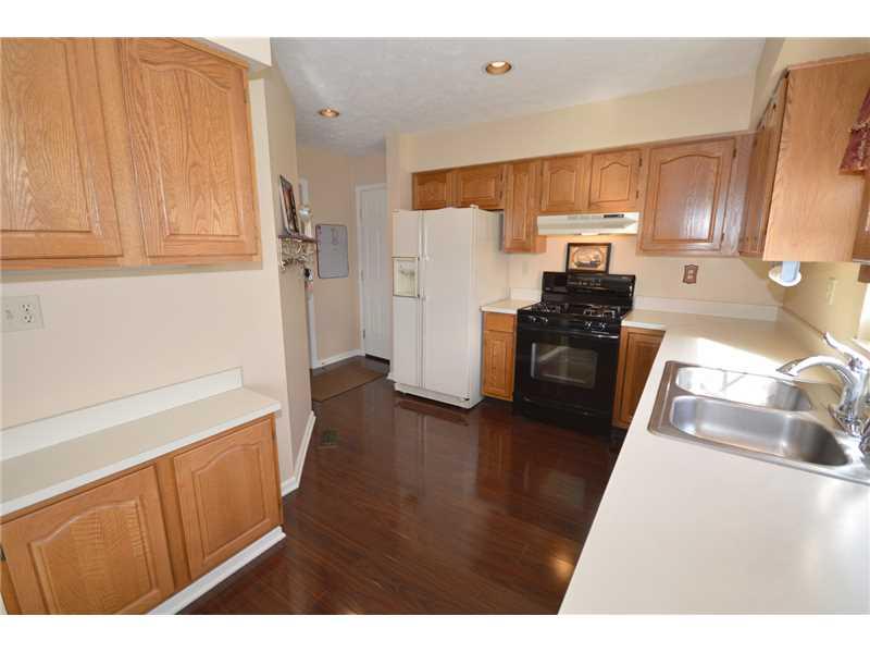 297 Rocky Ridge Road Bethel Park, PA 15102 - Photo 8 of 25 Kitchen.