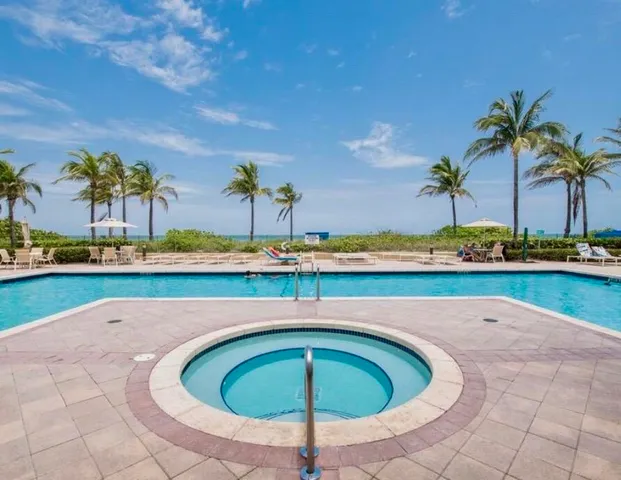 a view of a tennis court