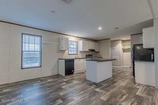 $2,100 | 15472 Shark Road West, Jacksonville, FL 32226