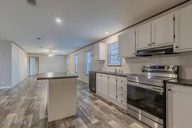 $2,100 | 15472 Shark Road West, Jacksonville, FL 32226