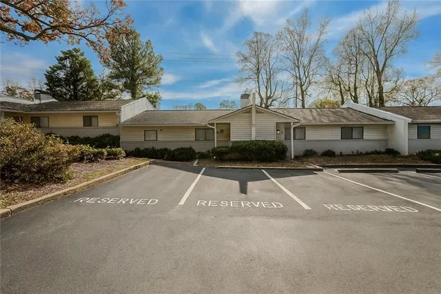 $1,695 | 2323 Ward Street Southeast, Unit 8, Smyrna, GA 30080