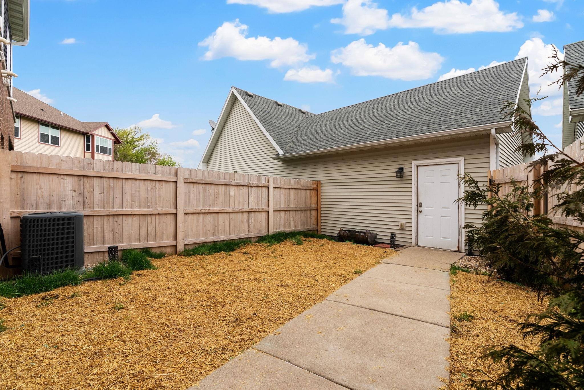 1045 Providence Common Sun Prairie, WI 53590 - Photo 48 of 55