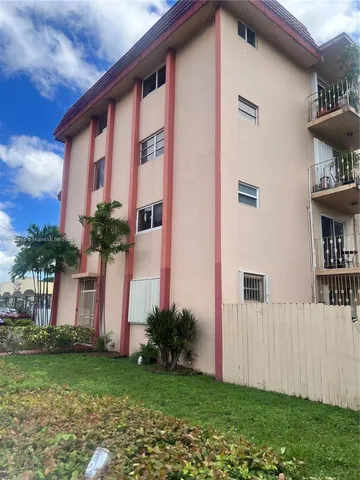$1,900 | 4758 West Flagler Street, Unit 11, Miami, FL 33134