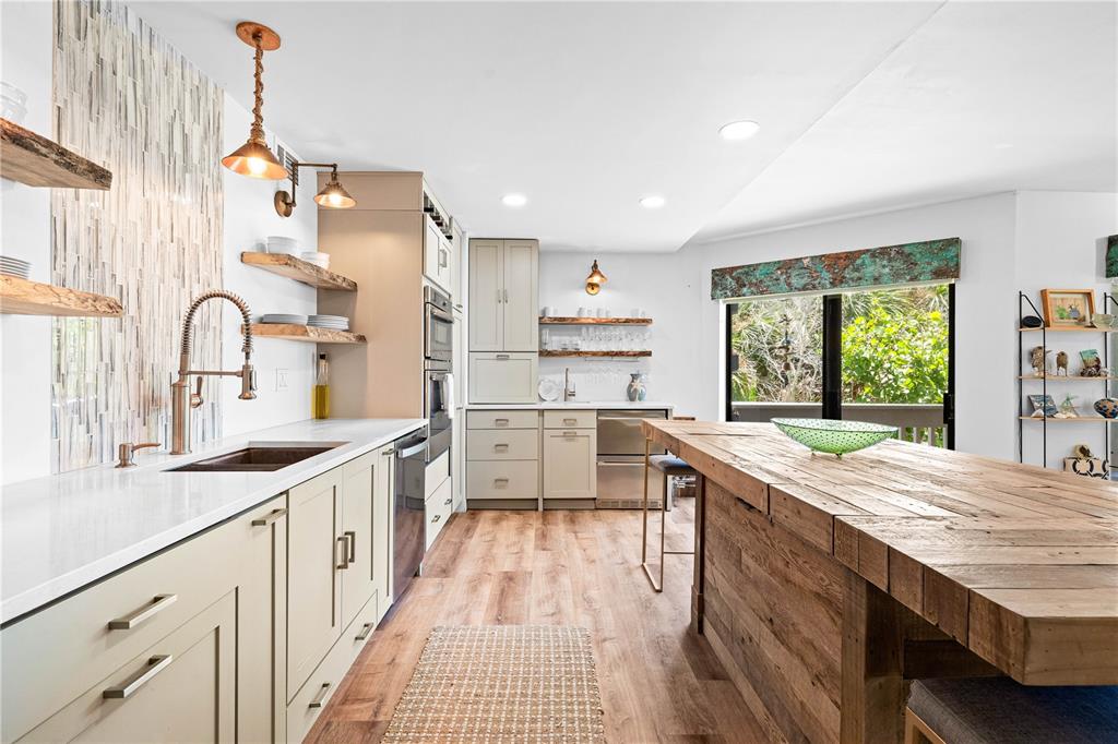 450 Beach Road, Unit 3 Sarasota, FL 34242 - Photo 18 of 68