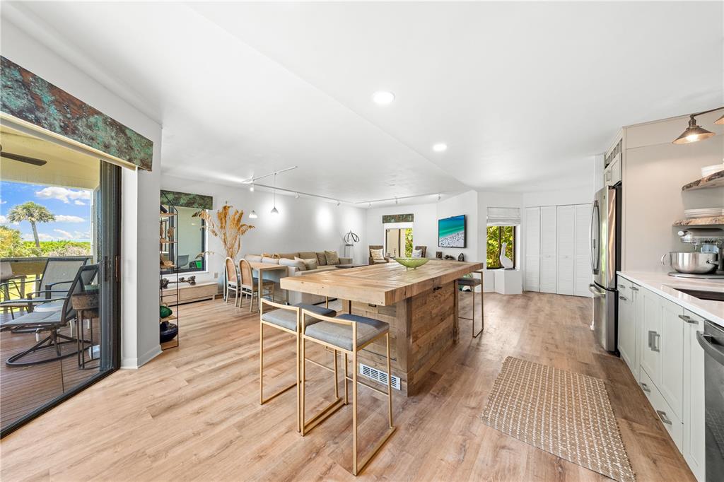 450 Beach Road, Unit 3 Sarasota, FL 34242 - Photo 24 of 68