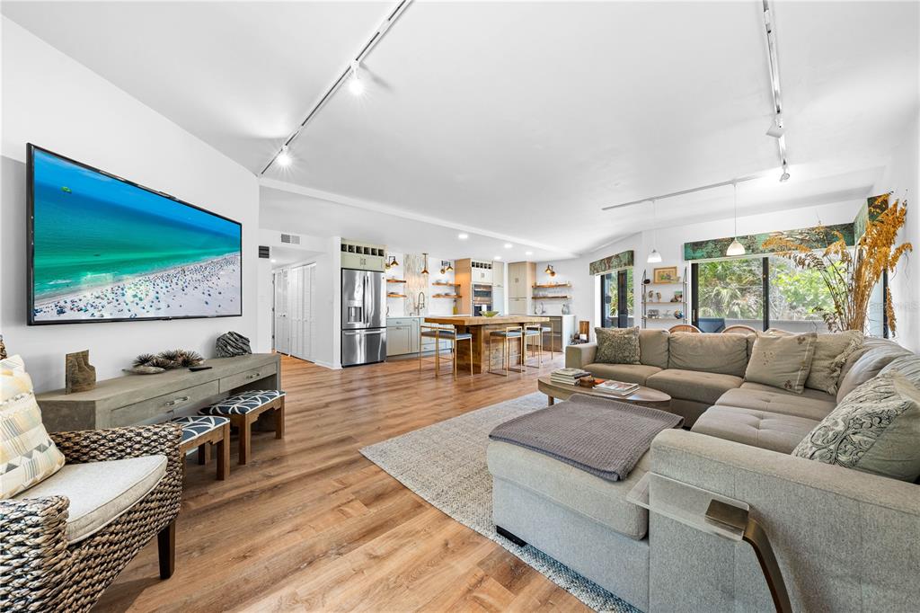 450 Beach Road, Unit 3 Sarasota, FL 34242 - Photo 27 of 68