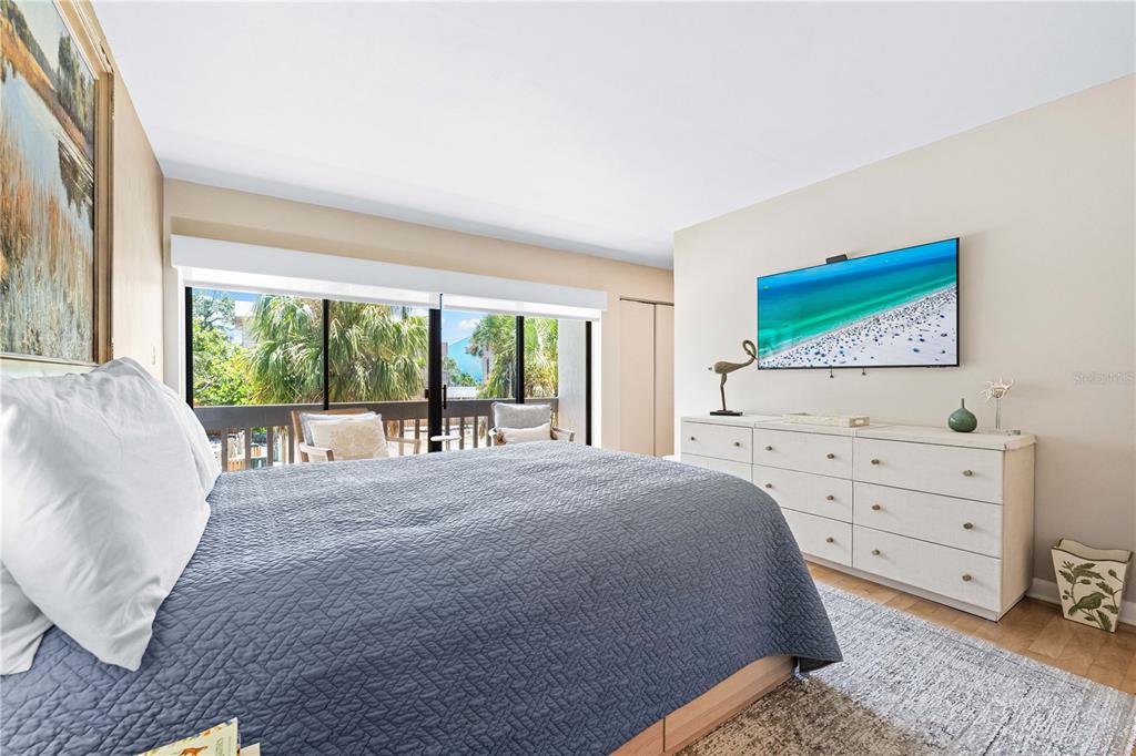 450 Beach Road, Unit 3 Sarasota, FL 34242 - Photo 29 of 68