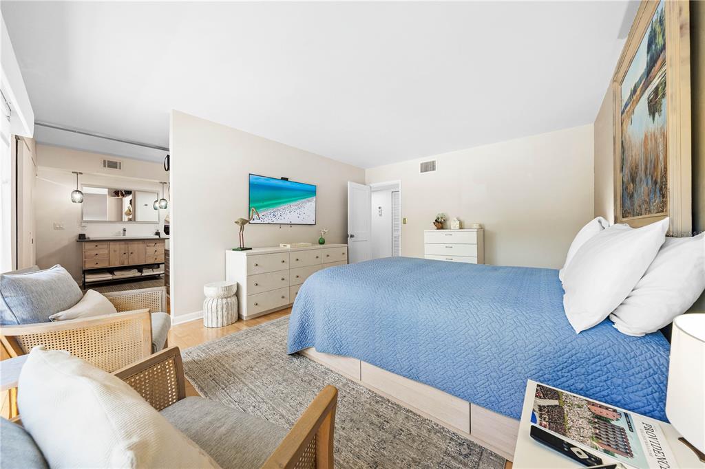 450 Beach Road, Unit 3 Sarasota, FL 34242 - Photo 30 of 68