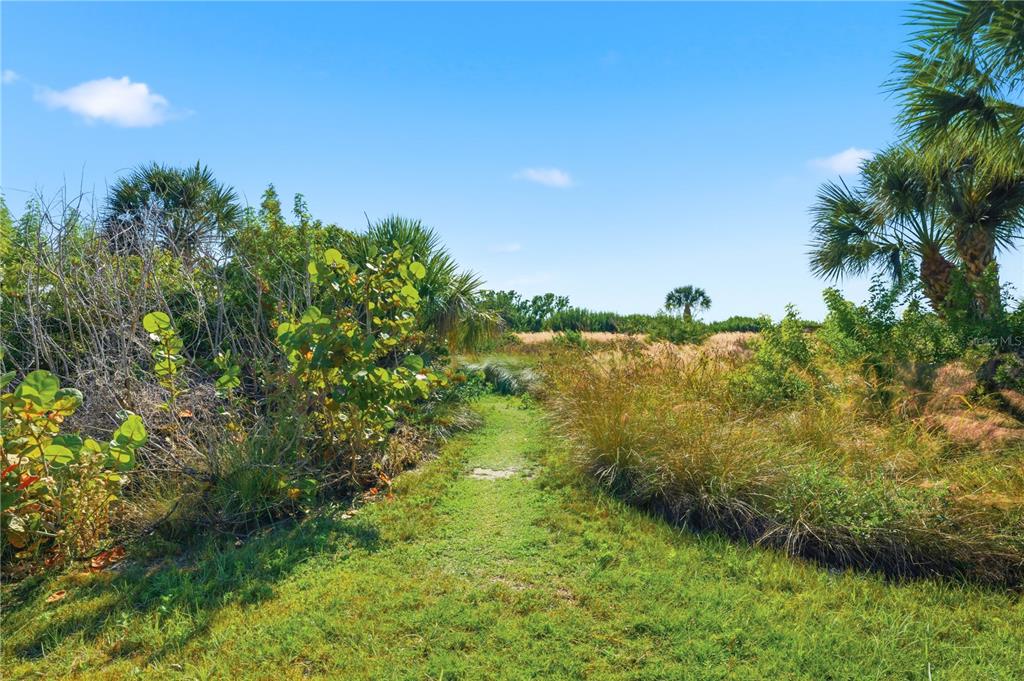 450 Beach Road, Unit 3 Sarasota, FL 34242 - Photo 61 of 68