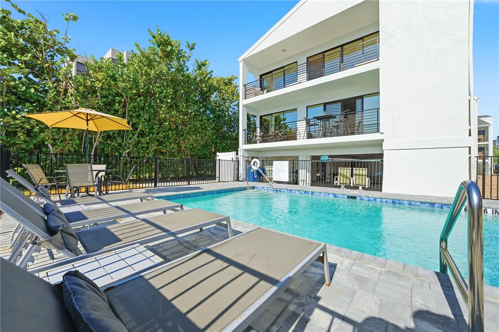 450 Beach Road, Unit 3 Sarasota, FL 34242 - Photo 9 of 68