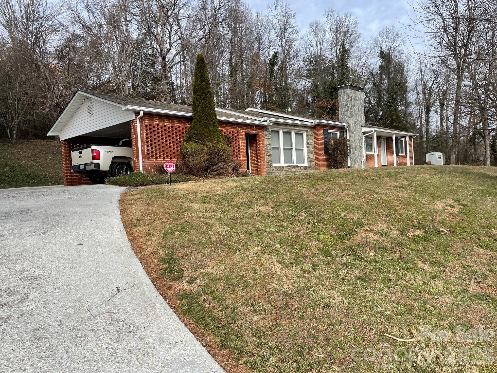 119 Hankins Road Marion, NC 28752 - Photo 2 of 12