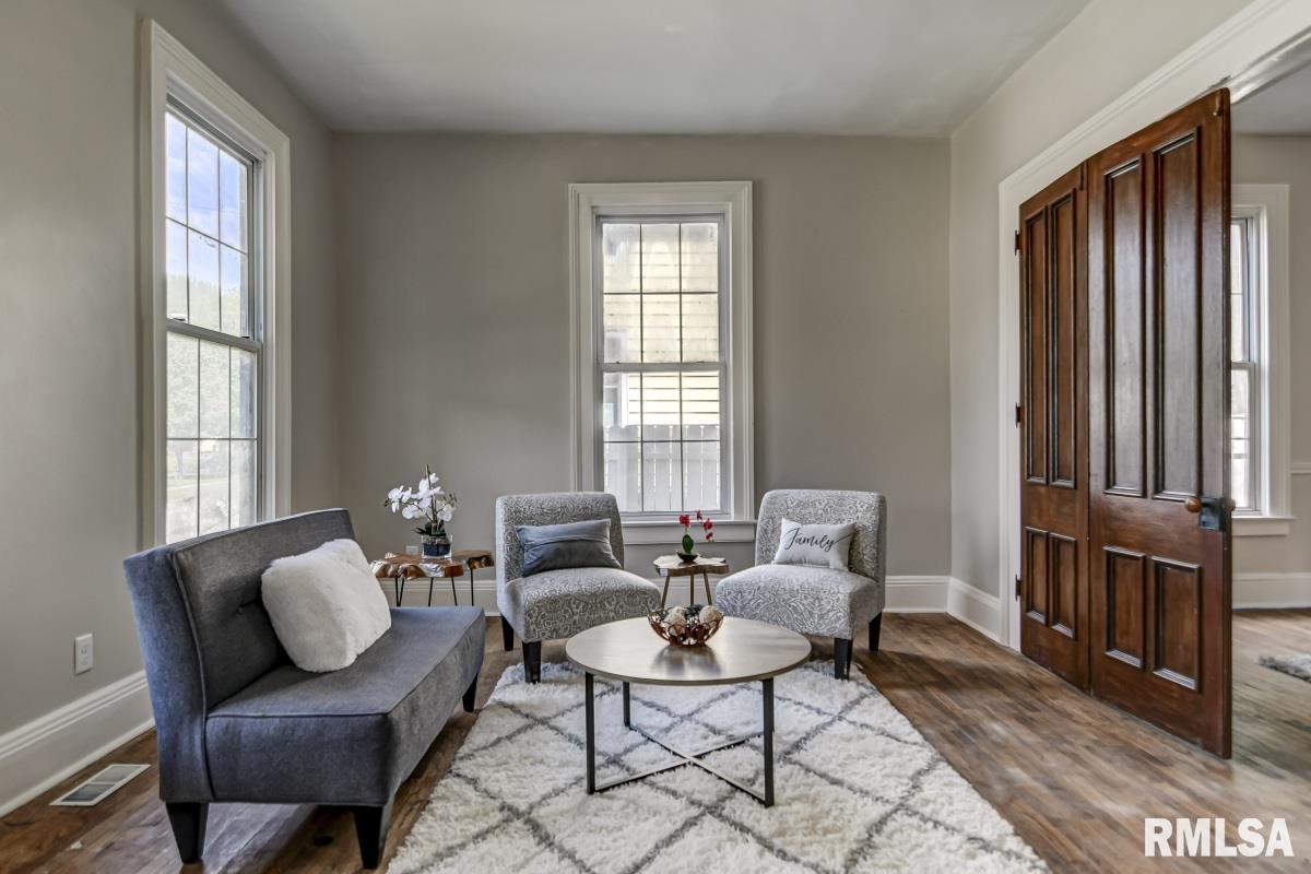 1116 West Monroe Street Springfield, IL 62704 - Photo 4 of 35 Gallery Image 4