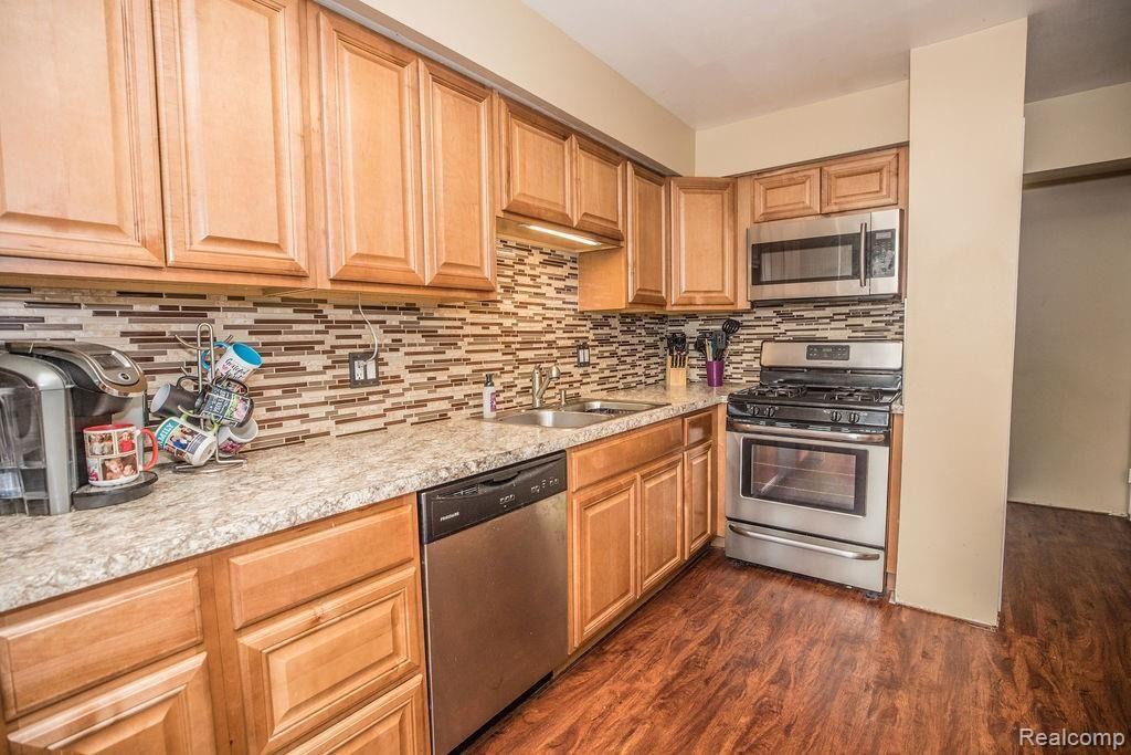 41711 Utica Road Sterling Heights, MI 48313 - Photo 34 of 65 7E8A1495.jpg