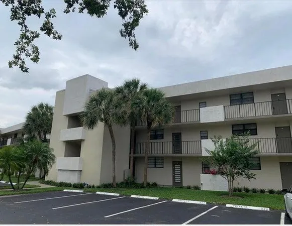 $1,800 | 2420 DC Country Club Boulevard, Unit 305D, Deerfield Beach, FL 33442