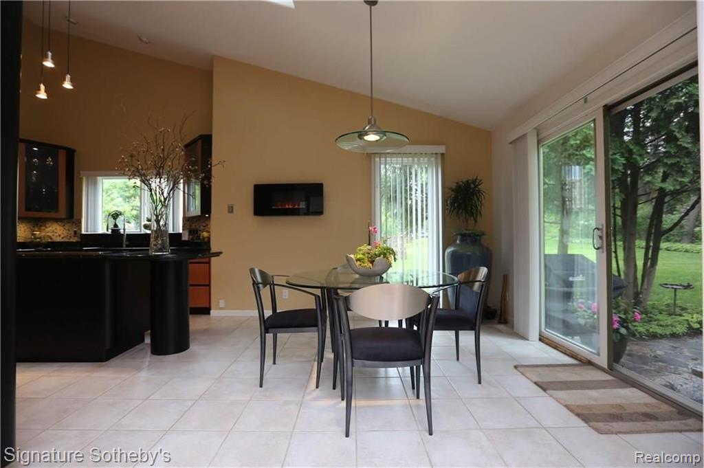731 Stanford Circle Rochester Hills, MI 48309 - Photo 5 of 52