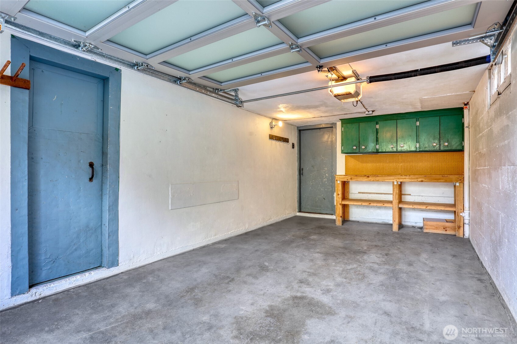 4115 Ashworth Avenue North Seattle, WA 98103 - Photo 27 of 31 a view of small space