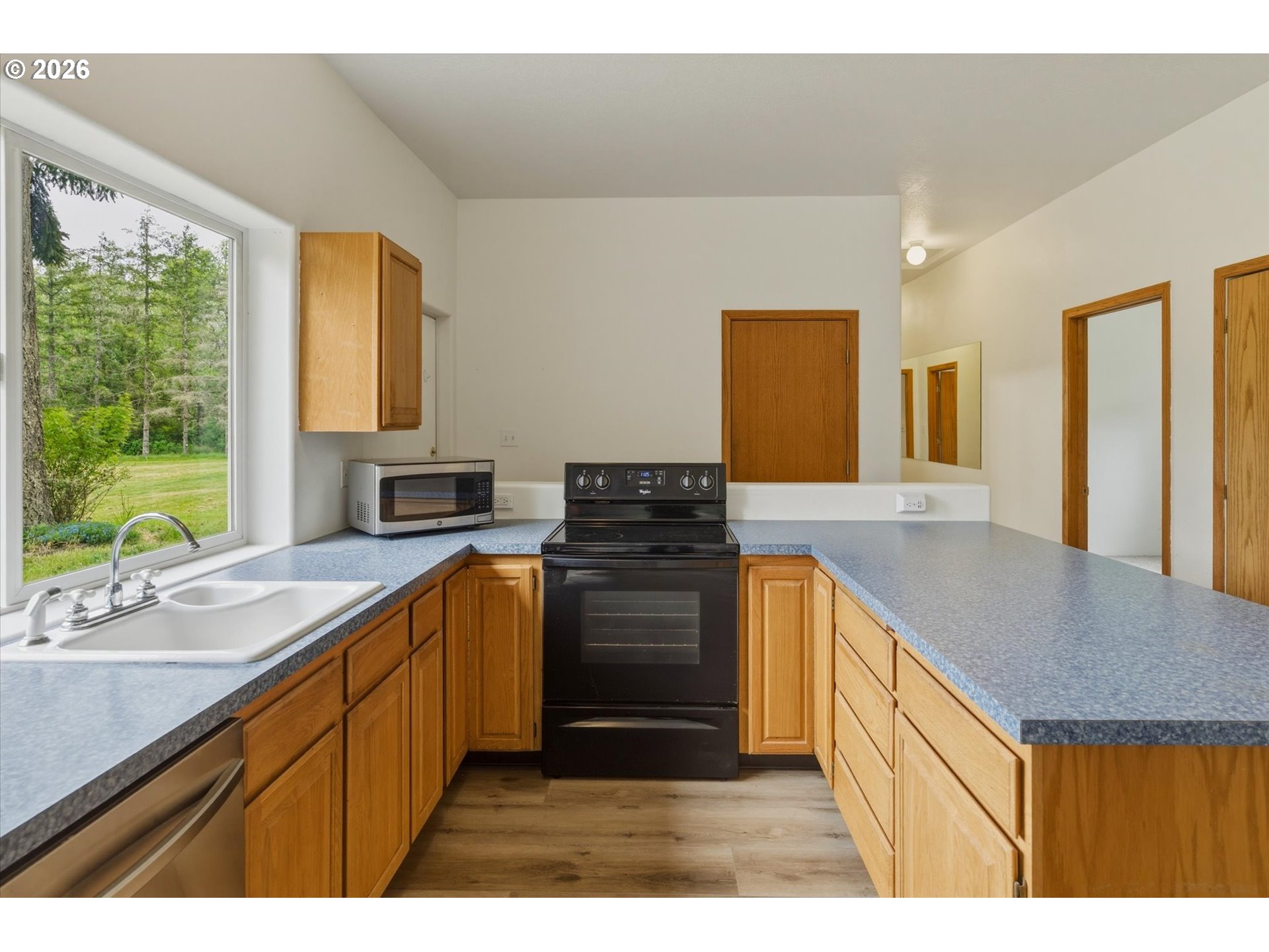 145 Talkeetna Heights Road Longview, WA 98632 - Photo 10 of 48 Kitchen
