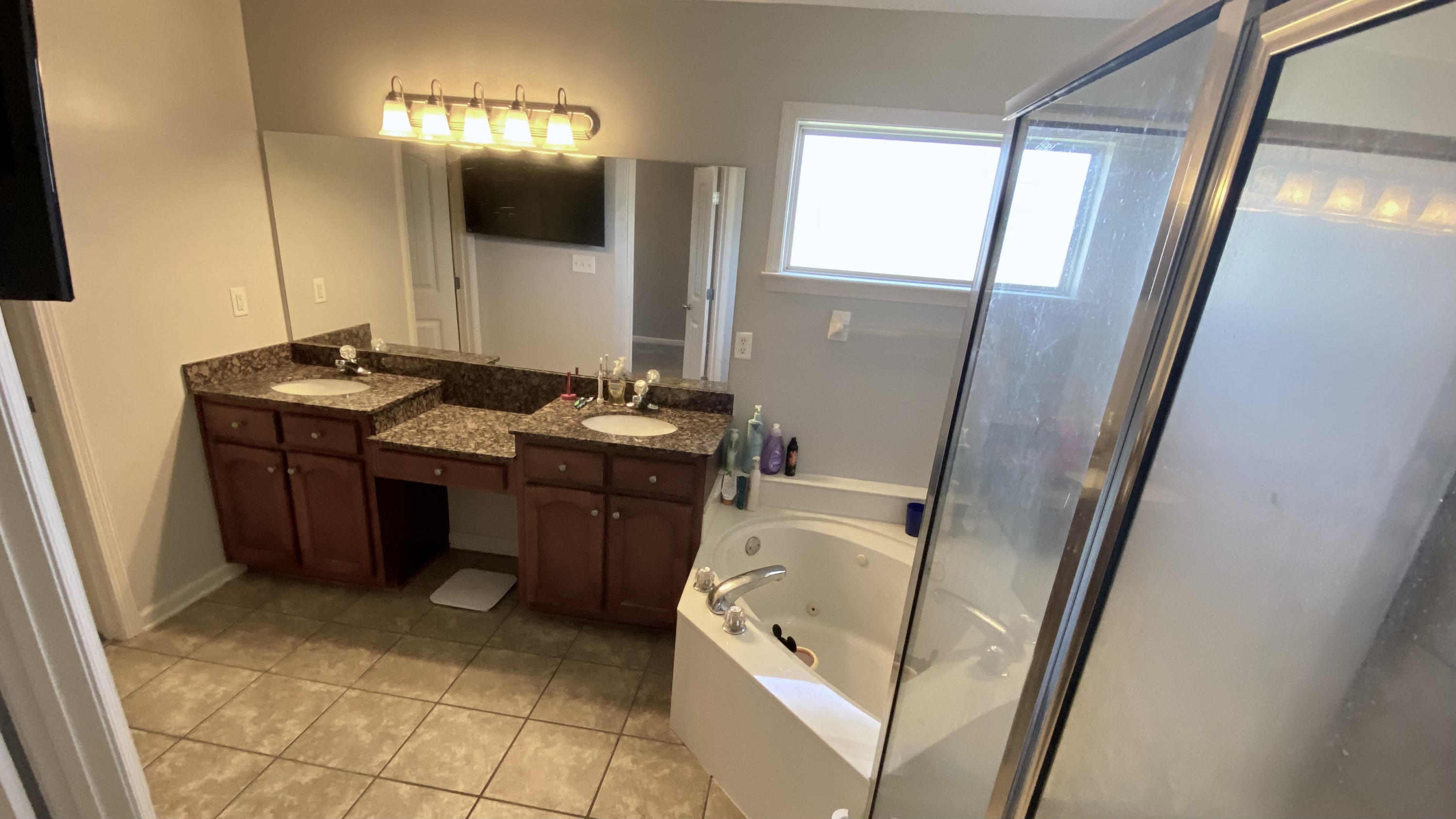4914 Coleman Road Olive Branch, MS 38654 - Photo 10 of 33 MASTER BATH