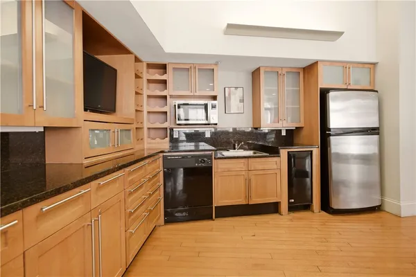 $2,200 | 1000 Providence Place, Unit 422, Providence, RI 02903