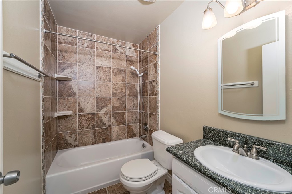 2162 Sweetbriar Road Tustin, CA 92780 - Photo 18 of 33