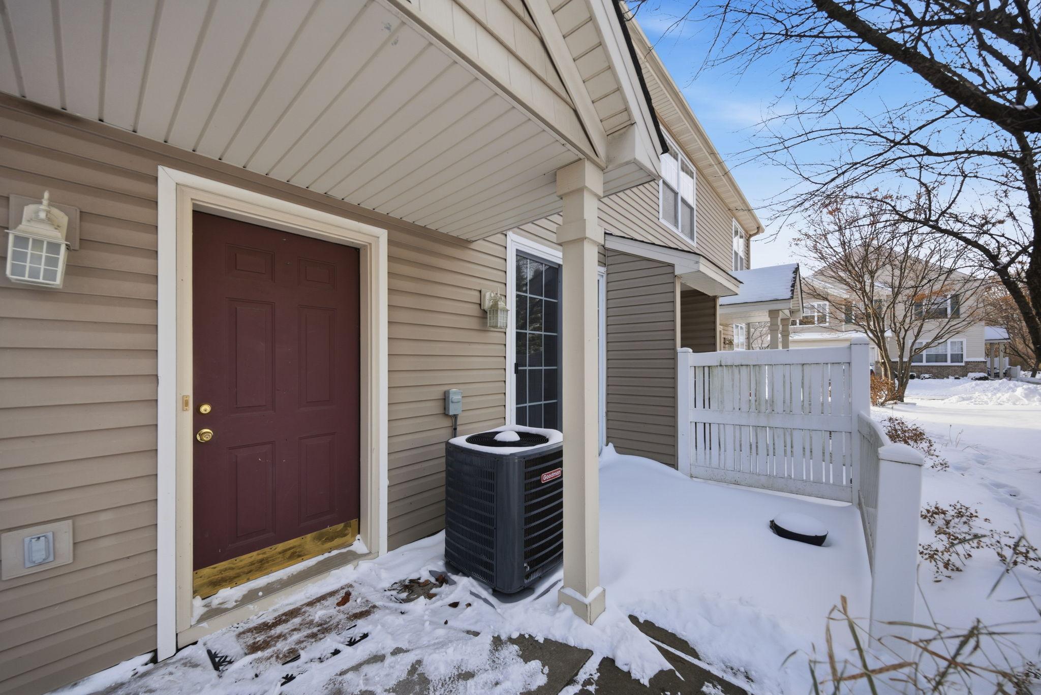 9245 Holly Lane North Maple Grove, MN 55311 - Photo 4 of 41