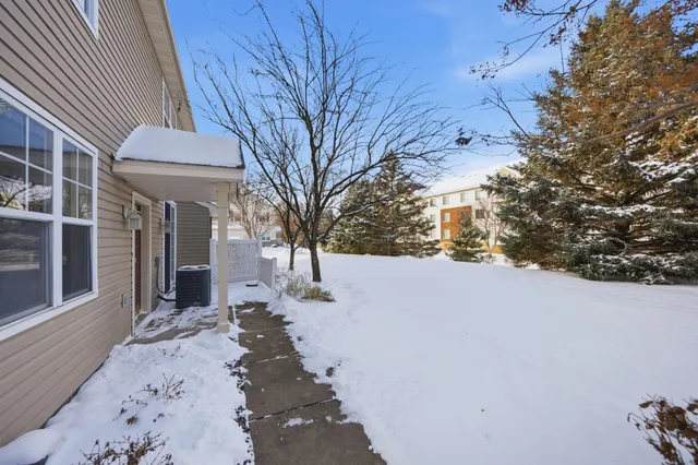 $290,000 | 9245 Holly Lane North, Maple Grove, MN 55311