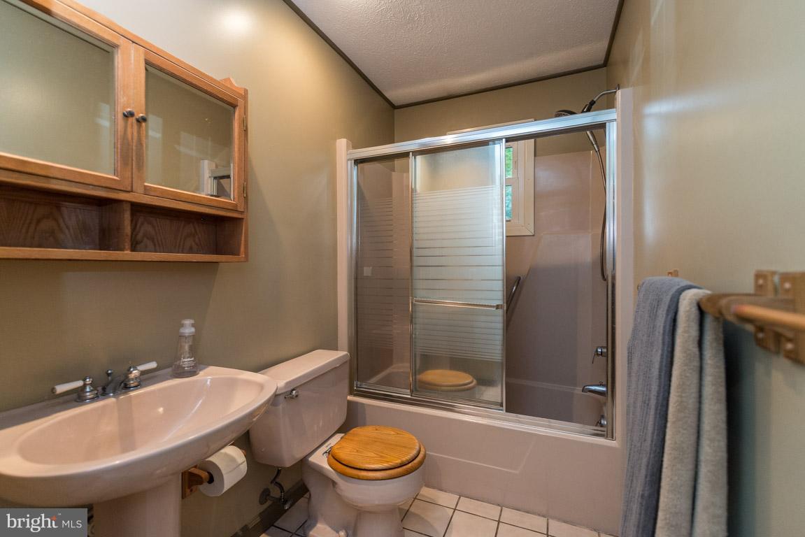 4495 Gross Mill Road Hampstead, MD 21074 - Photo 21 of 30 Updated bath with tub
