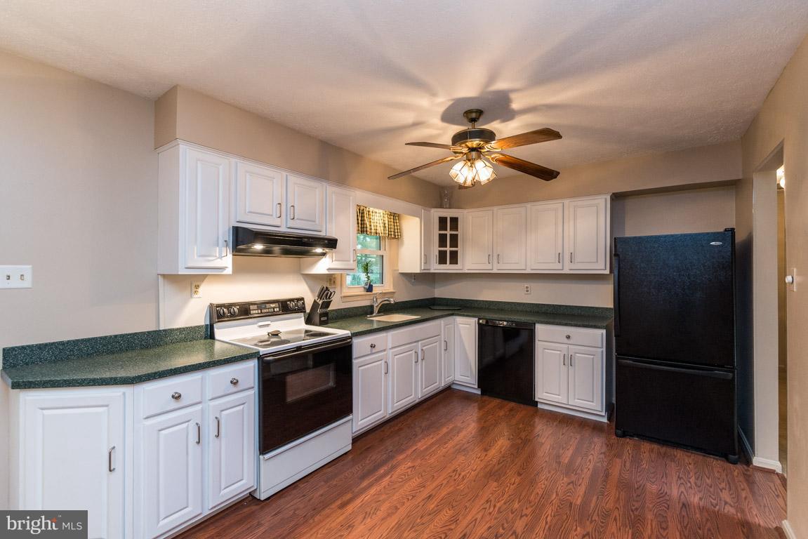 4495 Gross Mill Road Hampstead, MD 21074 - Photo 6 of 30 Beautiful kitchen with views to landscaped yard