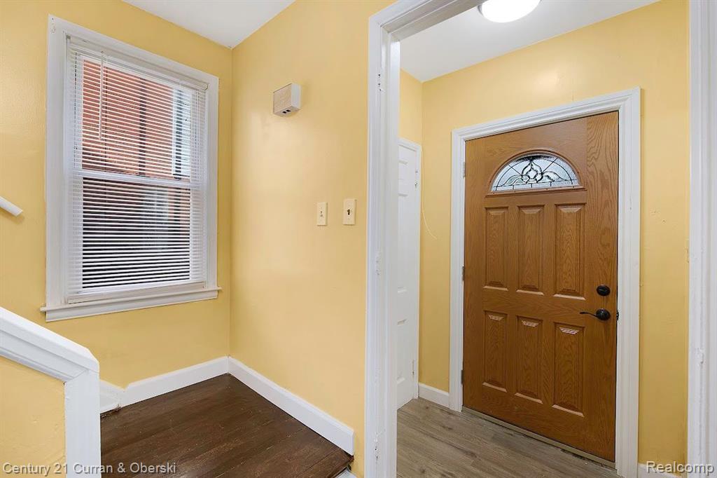 8089 Meyers Road Detroit, MI 48228 - Photo 7 of 22