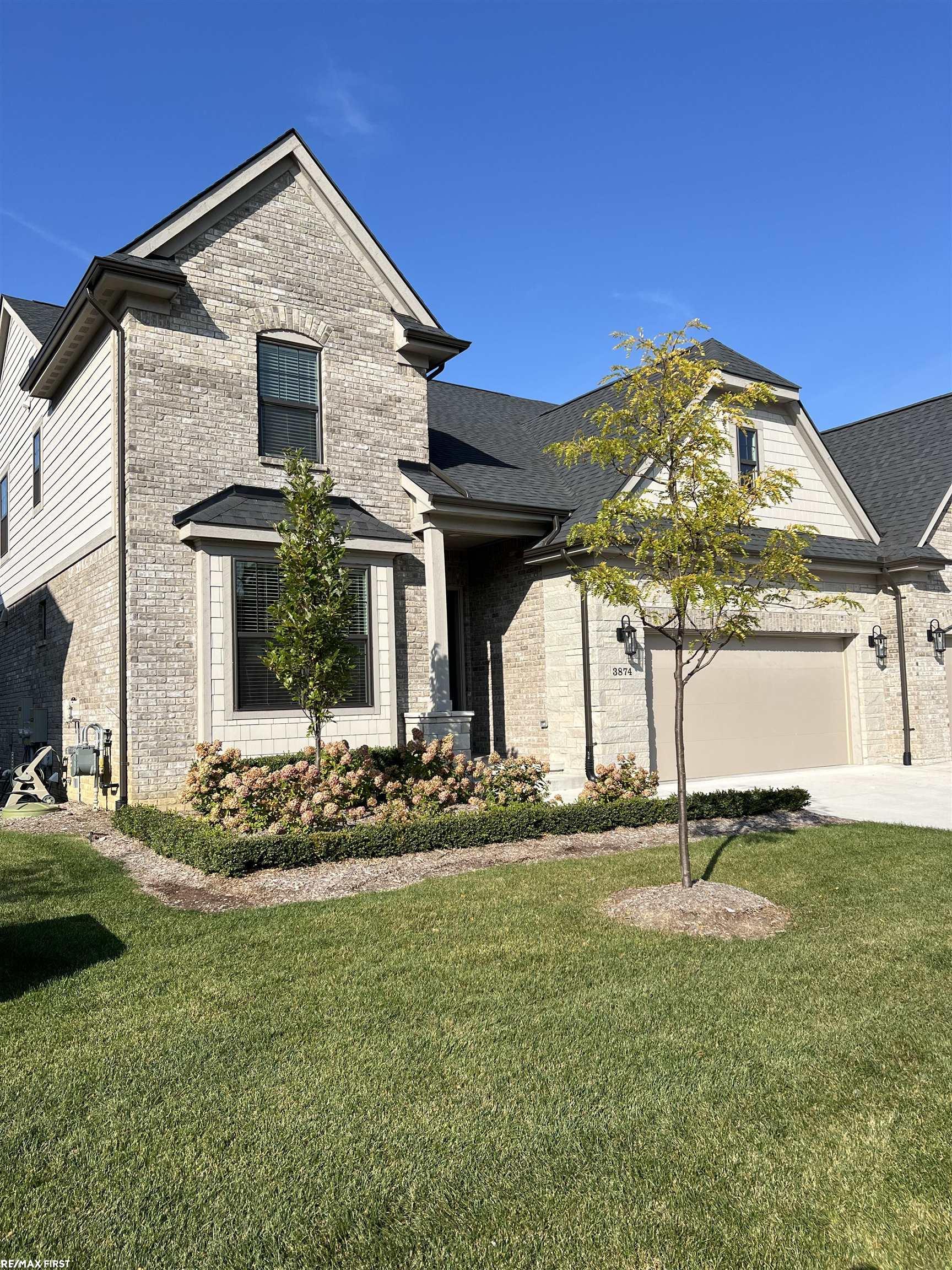 3874 Albatross Court, Unit 17 Rochester Hills, MI 48309 - Photo 2 of 37