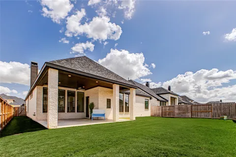$685,000 | 4510 Windmill Lndg Lane, Fulshear, TX 77441