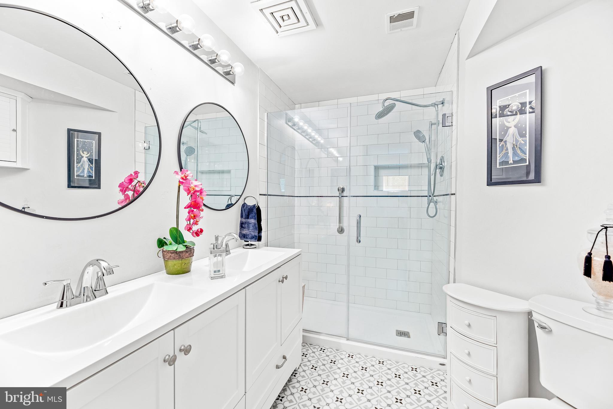 1122 Back Creek Loop, Unit 1122 Solomons, MD 20688 - Photo 17 of 26 Primary Bath