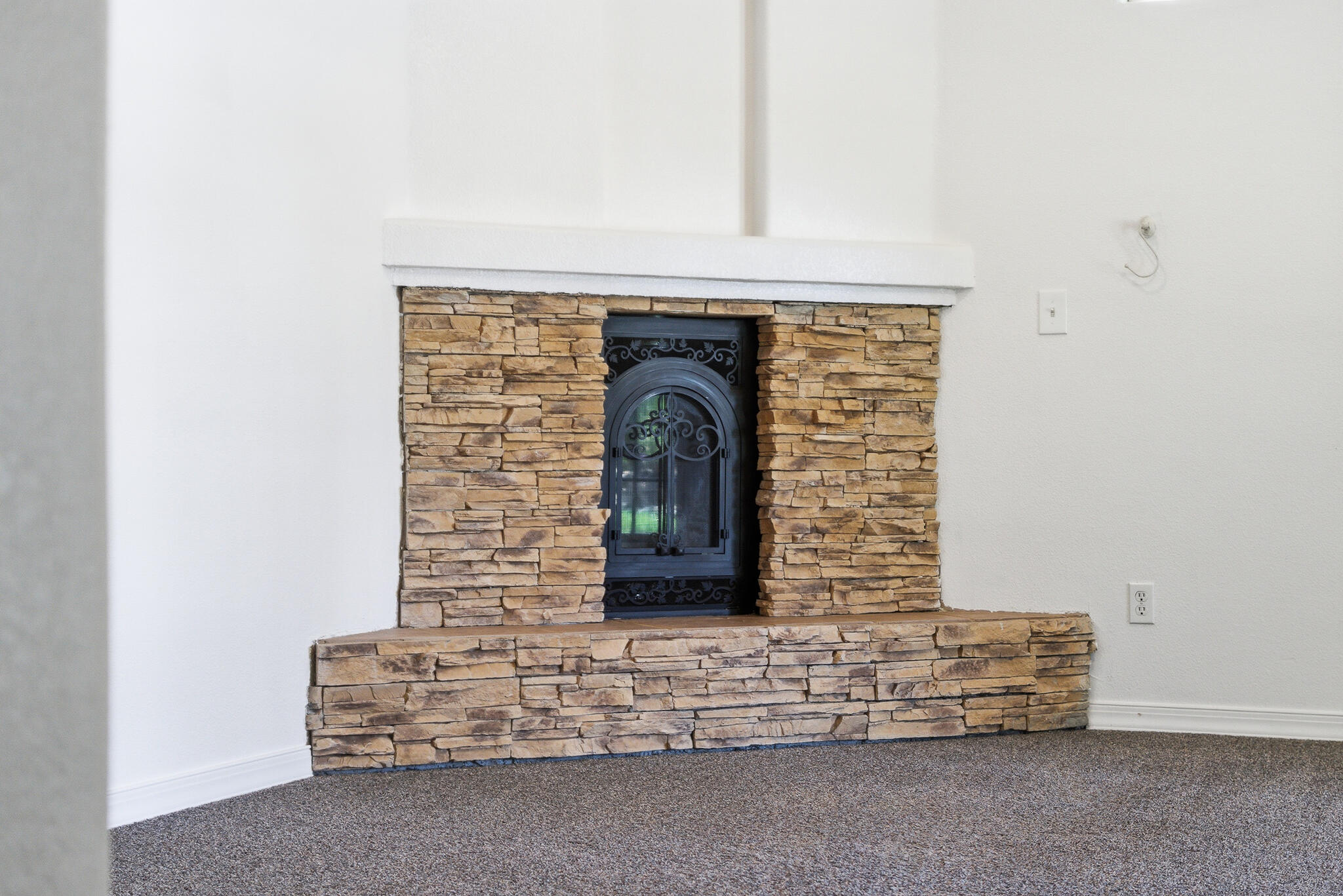 618 Birdsong Court Exeter, CA 93221 - Photo 44 of 62 a view of fireplace and wooden floor