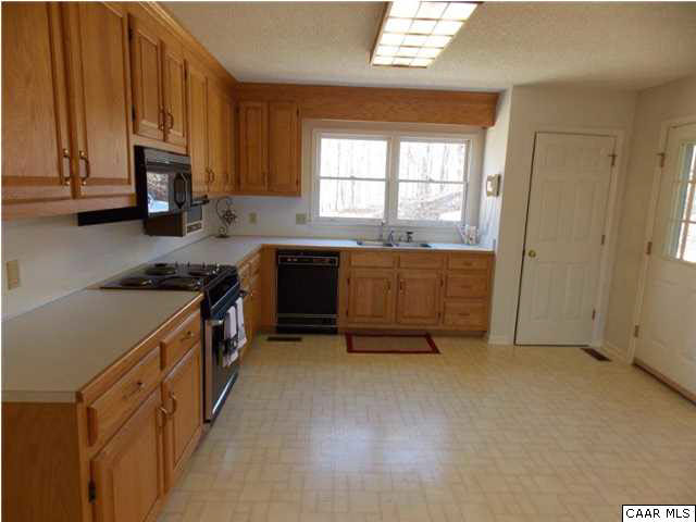 393 Reeds Gap Road Lyndhurst, VA 22952 - Photo 7 of 50 Gallery Image 7