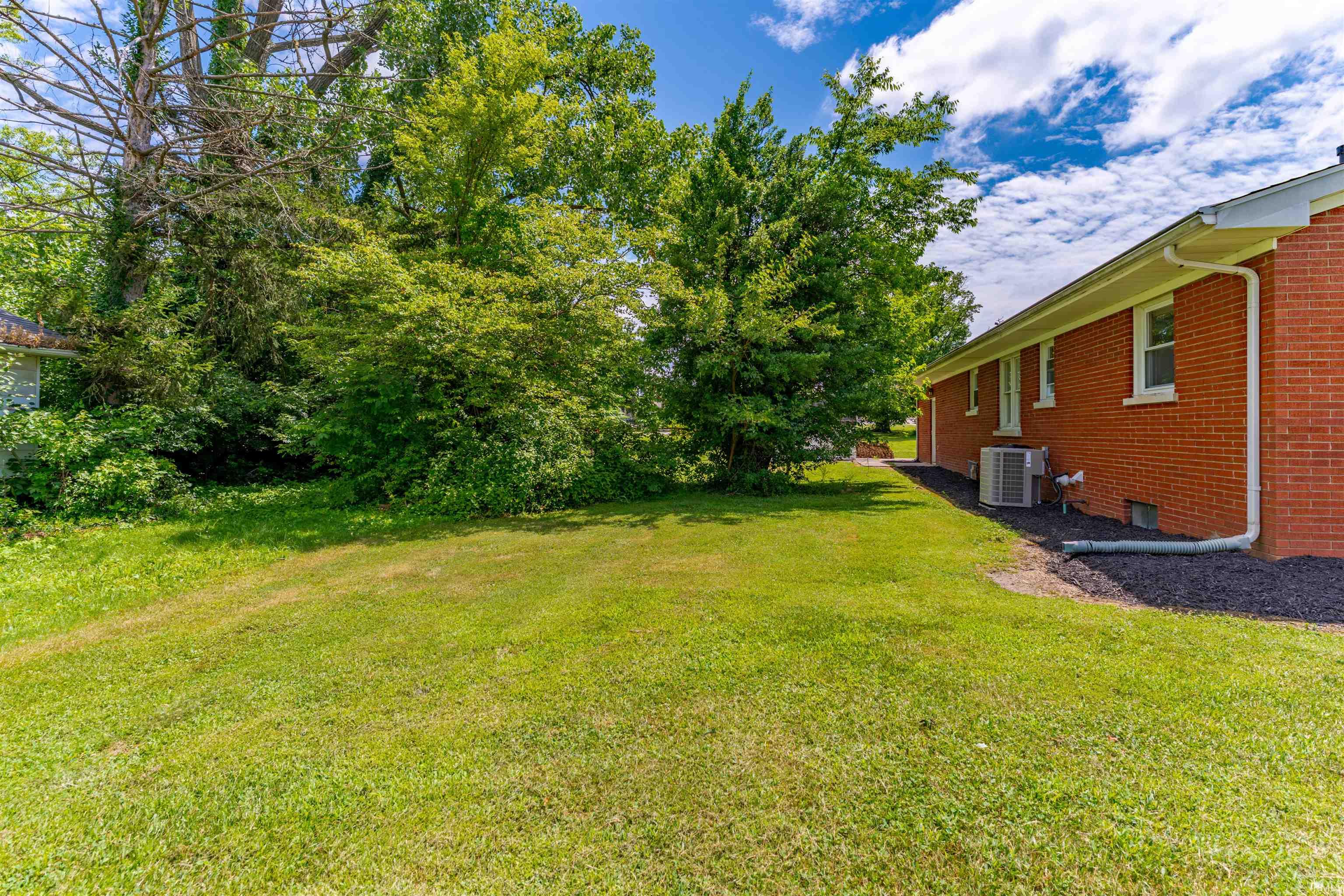 902 Maxville Road Boonville, IN 47601 - Photo 27 of 36