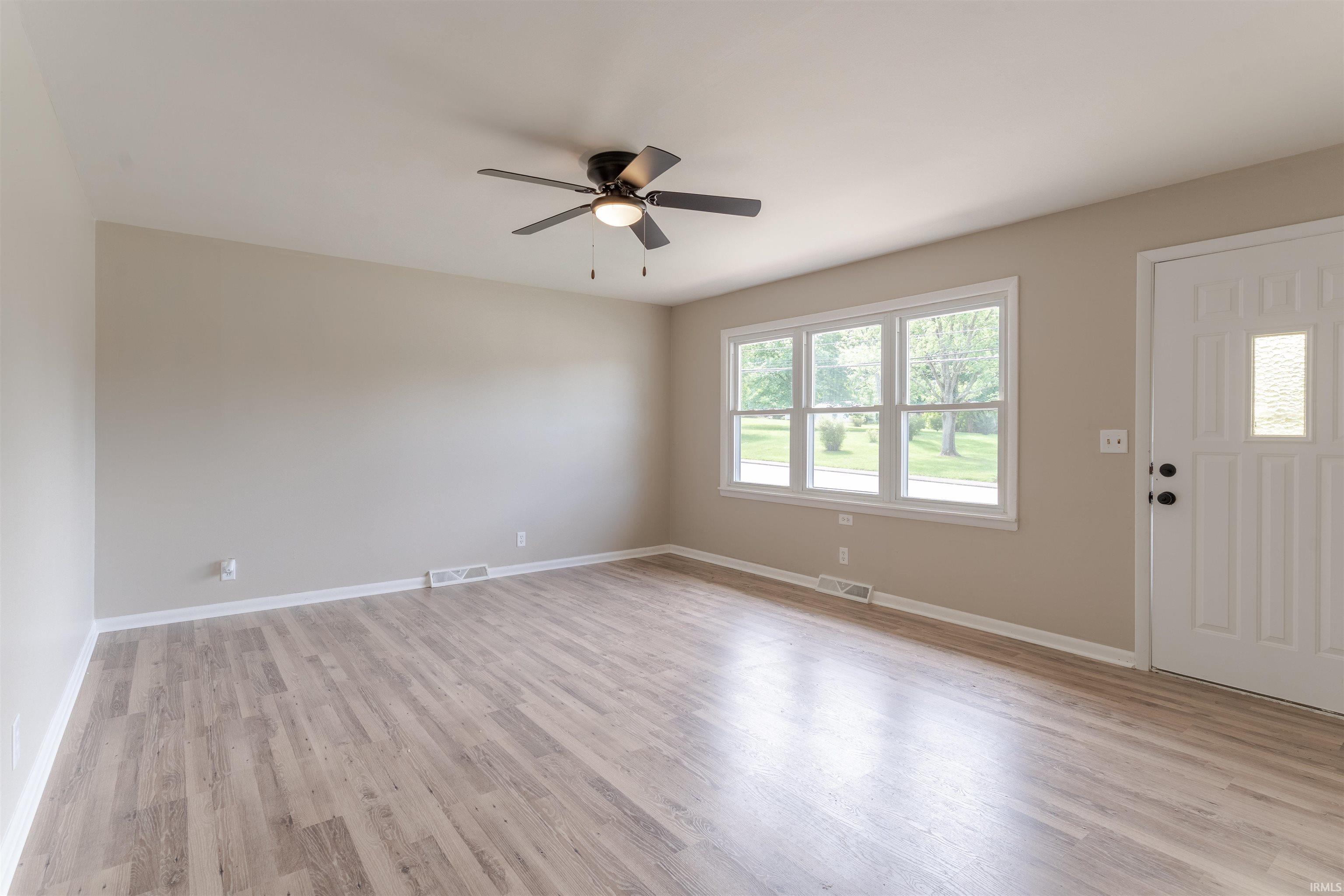 902 Maxville Road Boonville, IN 47601 - Photo 3 of 36