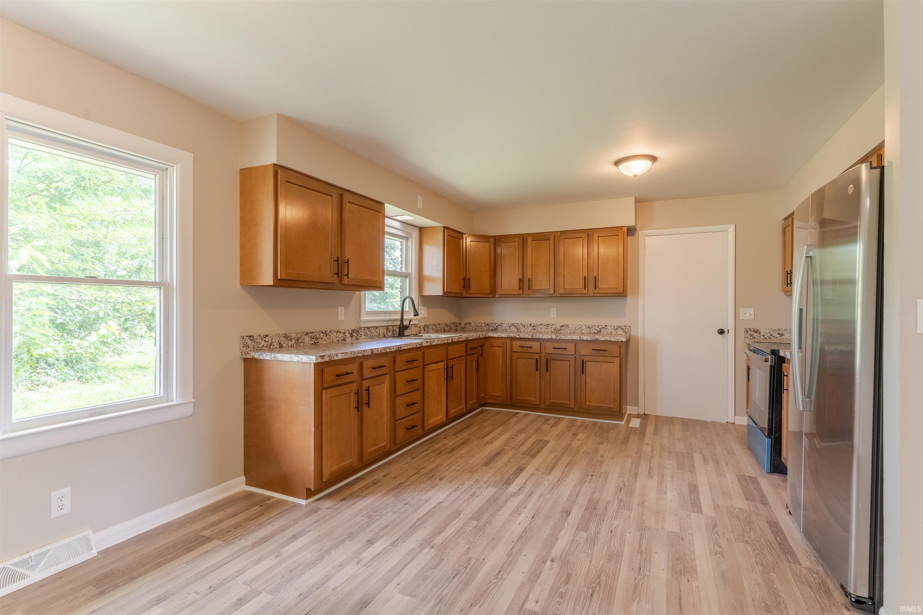 902 Maxville Road Boonville, IN 47601 - Photo 9 of 36