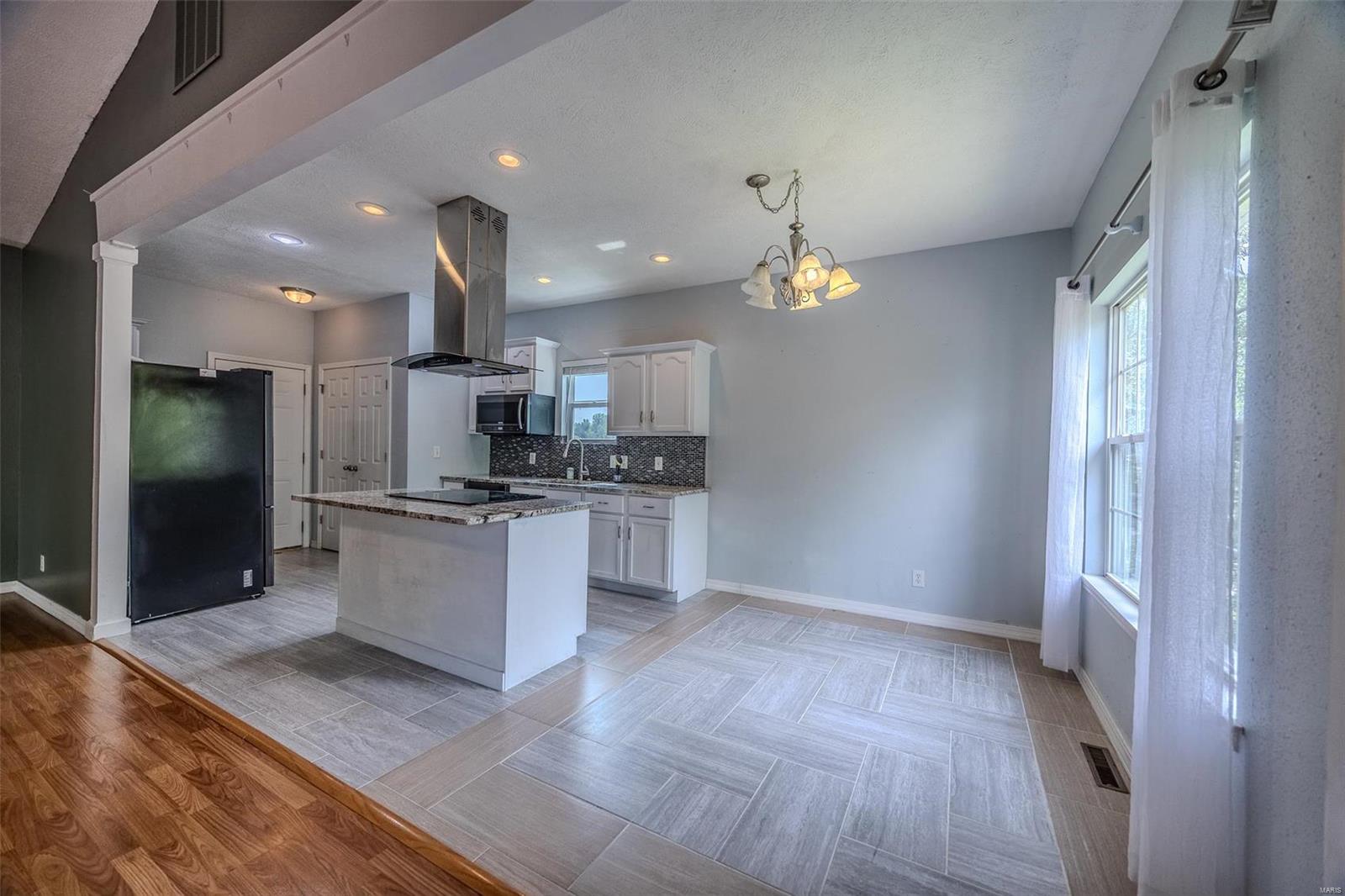 112 Birchtree Circle St. Robert, MO 65584 - Photo 11 of 53