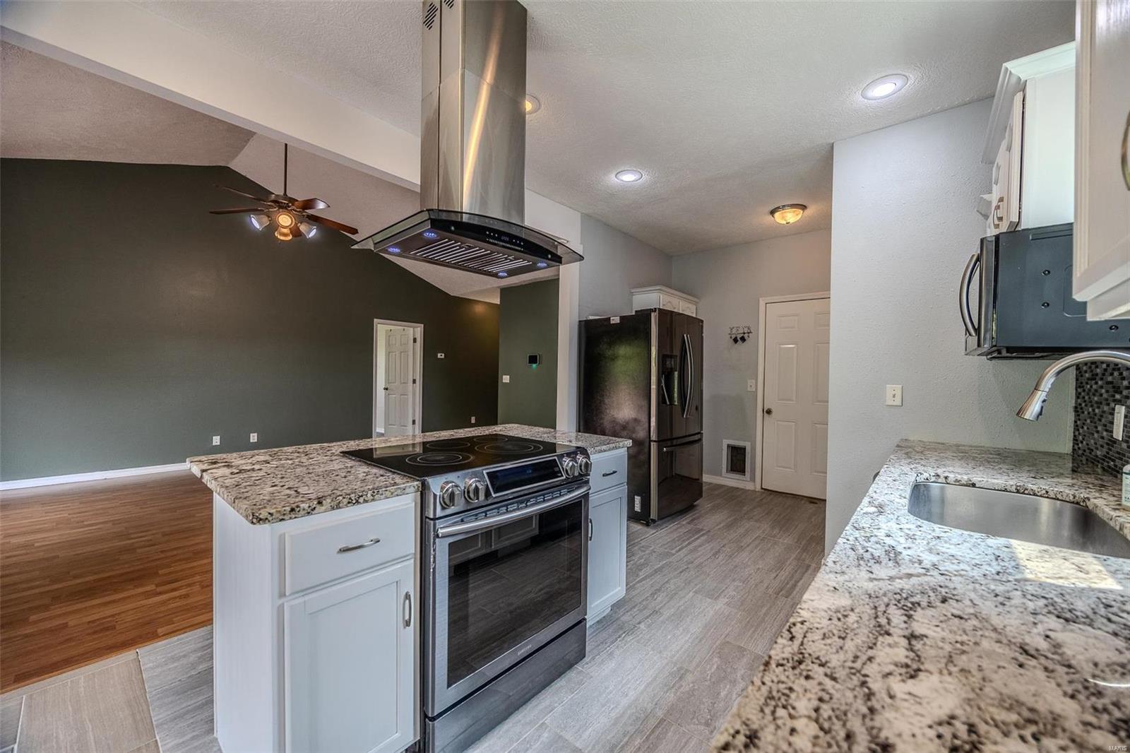 112 Birchtree Circle St. Robert, MO 65584 - Photo 14 of 53