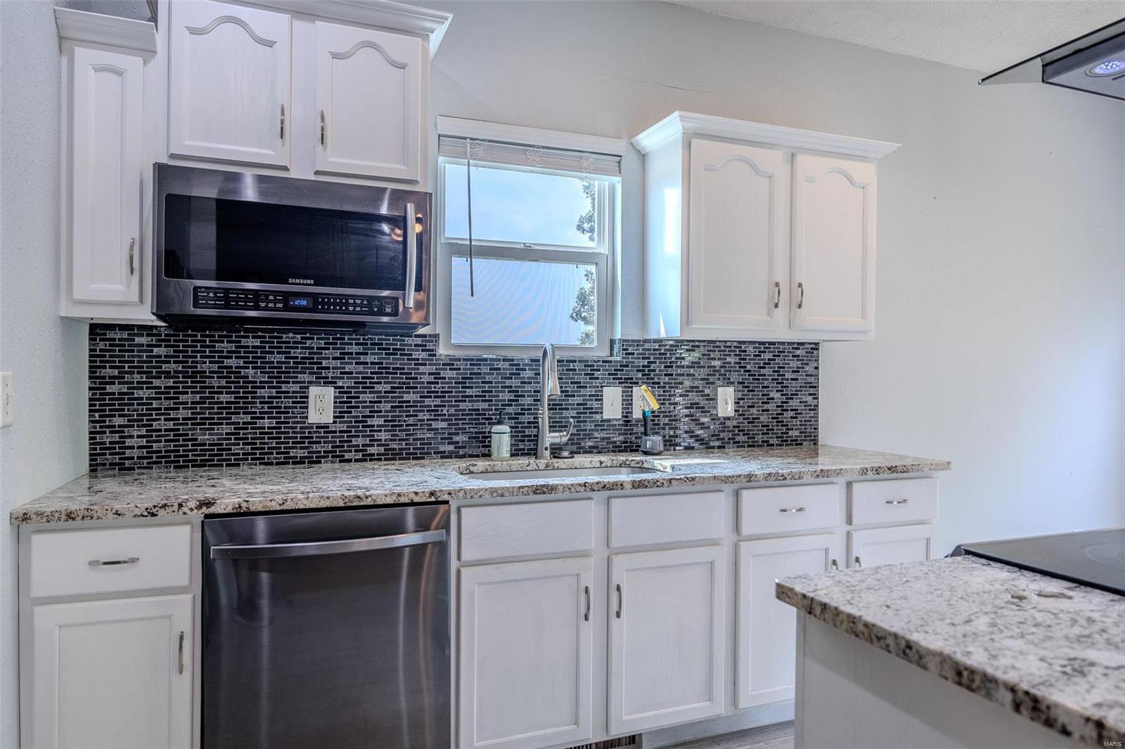 112 Birchtree Circle St. Robert, MO 65584 - Photo 17 of 53